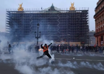 Γαλλία: «Δεν Σκοπεύουμε Να Πεθάνουμε Δουλεύοντας» – Οι Γάλλοι Στους Δρόμους Για Ακόμα Μια Ημέρα