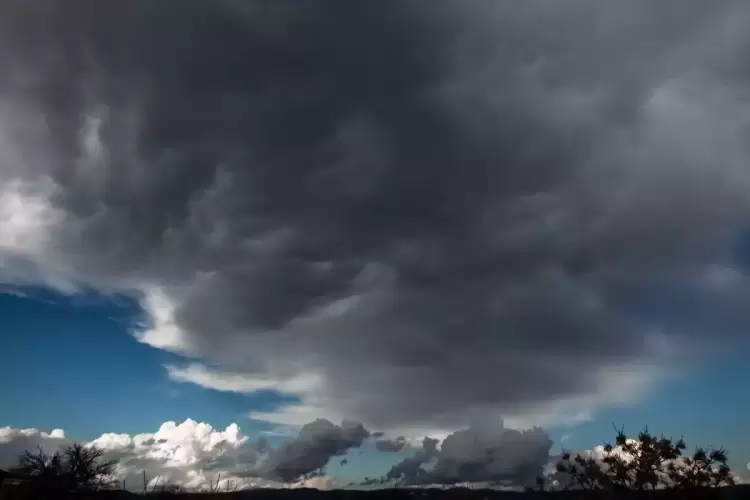 Ο Καιρός σήμερα: Αραιές συννεφιές με τοπικές βροχές από το μεσημέρι Ο Καιρός σήμερα: Αραιές συννεφιές με τοπικές βροχές από το μεσημέρι