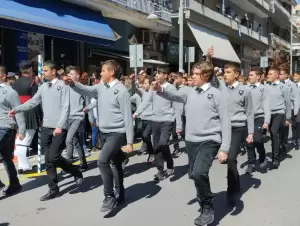 Κοζάνη - Καμάρι και περηφάνια στην παρέλαση της 25ης Μαρτίου Κοζάνη – Καμάρι και περηφάνια στην παρέλαση της 25 Μαρτίου