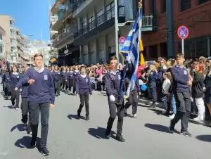 Κοζάνη - Καμάρι και περηφάνια στην παρέλαση της 25ης Μαρτίου Κοζάνη – Καμάρι και περηφάνια στην παρέλαση της 25 Μαρτίου