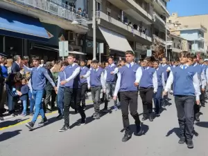 Κοζάνη - Καμάρι και περηφάνια στην παρέλαση της 25ης Μαρτίου Κοζάνη – Καμάρι και περηφάνια στην παρέλαση της 25 Μαρτίου