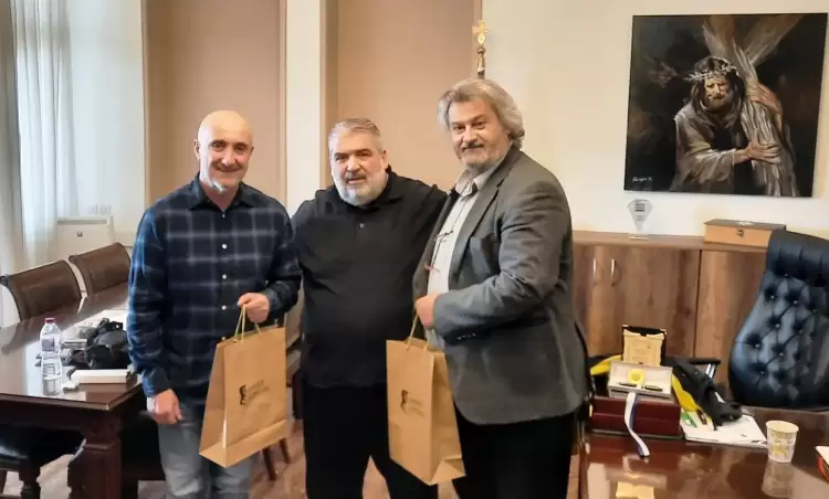 Ο Παναγιώτης Πλακεντάς με το νέο προεδρείο του «ΣΠΑΡΤΑΚΟΥ»