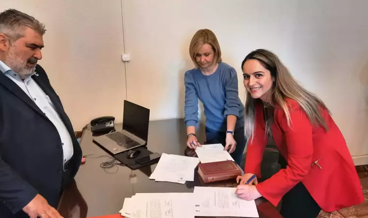 Ορκωμοσία 2 νέων υπαλλήλων στον Δήμο Εορδαίας Ορκωμοσία 2 νέων υπαλλήλων στον Δήμο Εορδαίας