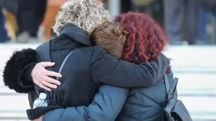 Πόσες αγκαλιές χρειαζόμαστε καθημερινά; – Η καθοριστική σημασία της αγκαλιάς