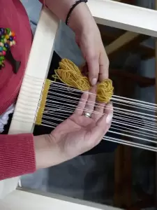 Υφαίνοντας την επιμονή και υπομονή των ΑμΕΑ – Ο αργαλειός ως μέσο ωρίμανσης και μάθησης