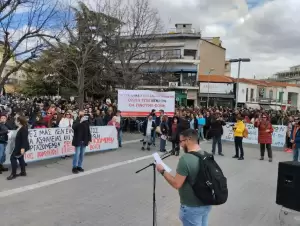 Ήταν όλοι εκεί μήνυμα φοιτητών κατά πάντων…