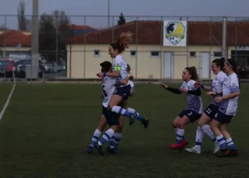 Γυναικείο Ποδόσφαιρο Με Νίκες Συνέχισαν Ο Γυναικείος  Ποδοσφαιρικός Όμιλος Καστοριάς Και Οι Σειρήνες!