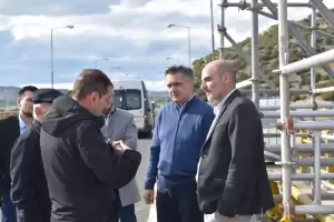 Επιθεώρηση εργασιών επισκευής της σοβαρής ρωγμής της Υψηλής Γέφυρας Σερβίων