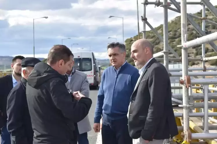 Νέα “θέματα” έχει η γέφυρα Σερβίων Νέα “θέματα” έχει η γέφυρα Σερβίων