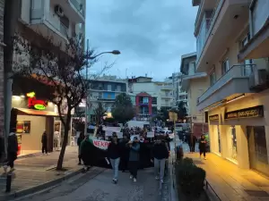 Οι Φοιτητικοί Σύλλογοι Κοζάνης κάλεσαν τον κόσμο σε κινητοποίηση στην κεντρική πλατεία της πόλης Οι Φοιτητικοί Σύλλογοι Κοζάνης κάλεσαν τον κόσμο σε κινητοποίηση στην κεντρική πλατεία της πόλης