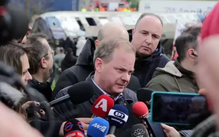 Παραιτήθηκε ο υπουργός Μεταφορών Κώστας Καραμανλής Παραιτήθηκε ο υπουργός Μεταφορών Κώστας Καραμανλής