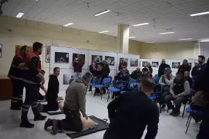 Παρουσίαση και ενημέρωση σχετικά με την Καρδιοπνευμονική Αναζωογόνηση (ΚΑΡΠΑ) Παρουσίαση και ενημέρωση σχετικά με την Καρδιοπνευμονική Αναζωογόνηση (ΚΑΡΠΑ)