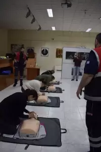 Παρουσίαση και ενημέρωση σχετικά με την Καρδιοπνευμονική Αναζωογόνηση (ΚΑΡΠΑ) Παρουσίαση και ενημέρωση σχετικά με την Καρδιοπνευμονική Αναζωογόνηση (ΚΑΡΠΑ)