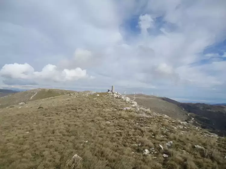 Σ.Ε.Ο. Κοζάνης: εξόρμηση στο όρος Βέρμιο (κορυφή Αγκάθι 1.737 μ.) Σ.Ε.Ο. Κοζάνης: εξόρμηση στο όρος Βέρμιο (κορυφή Αγκάθι 1.737 μ.)