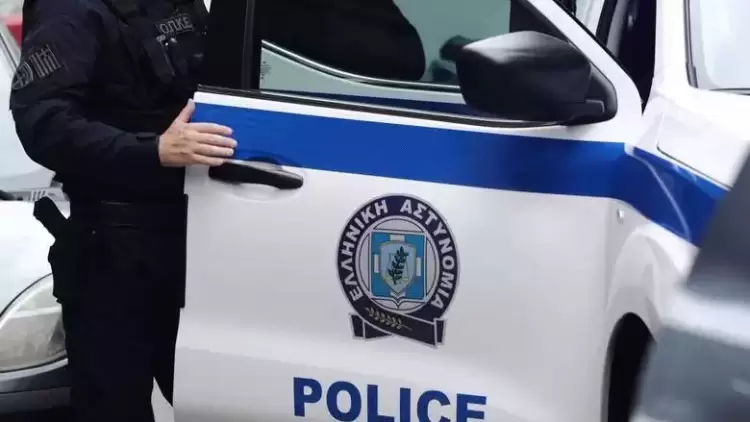 Συνελήφθησαν 2 άτομα σε περιοχή της Πτολεμαΐδας, οι οποίοι επέβαιναν σε κλεμμένο Ι.Χ.Φ. αυτοκίνητο Συνελήφθησαν 2 άτομα σε περιοχή της Πτολεμαΐδας, οι οποίοι επέβαιναν σε κλεμμένο Ι.Χ.Φ. αυτοκίνητο