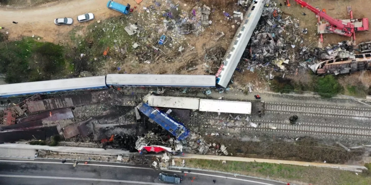 Σύγκρουση Τρένων Στα Τέμπη: Σε Κρίσιμη Κατάσταση Οι 6 Στις Μεθ – 54 Τραυματίες Στα Νοσοκομεία