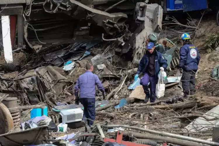 Τέμπη: Τα «πέντε γιατί» για τη σιδηροδρομική τραγωδία Τέμπη: Τα «πέντε γιατί» για τη σιδηροδρομική τραγωδία