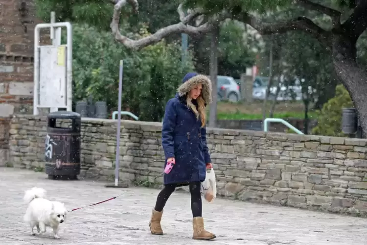 Τσουχτερό κρύο τον Μάρτιο - Καλός ο καιρός στην παρέλαση της 25ης Μαρτίου Τσουχτερό κρύο τον Μάρτιο – Καλός ο καιρός στην παρέλαση της 25ης Μαρτίου