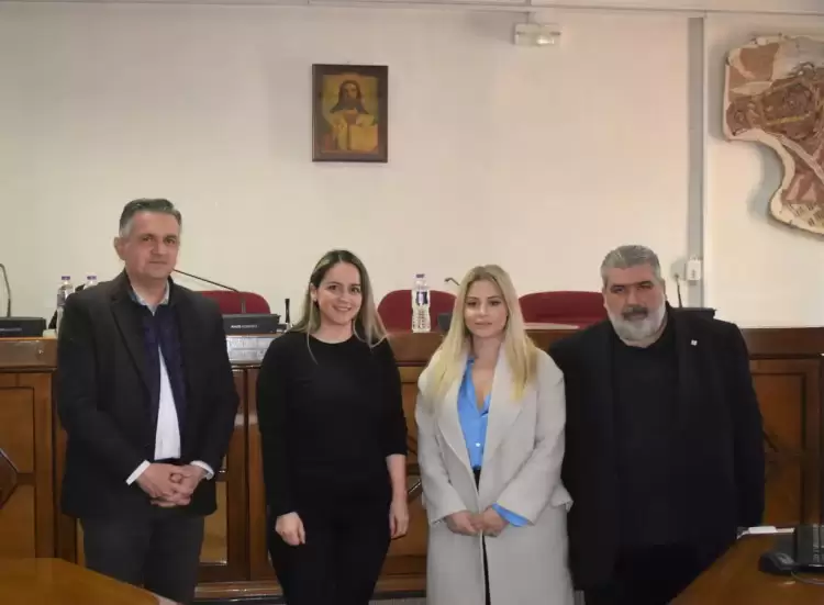 Υπογράφηκε η σύμβαση για την οδοποιία σε επιχειρήσεις του πρωτογενή τομέα του Δήμου Εορδαίας Υπογράφηκε η σύμβαση για την οδοποιία σε επιχειρήσεις του πρωτογενή τομέα του Δήμου Εορδαίας