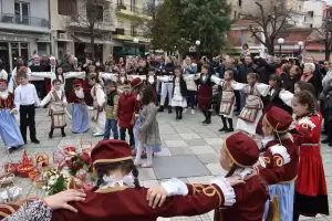 Η αναβίωση του εθίμου «Λάζαρα» από τον Δήμο Φλώρινας και πολιτιστικούς συλλόγους Η αναβίωση του εθίμου «Λάζαρα» από τον Δήμο Φλώρινας και πολιτιστικούς συλλόγους