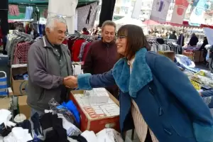 Ευχές σε Γηροκομείο – Καπή και Λαϊκή Αγορά από την Αντιπεριφερειάρχη Καστοριάς και τον Θ. Αντιπεριφερειάρχη Πολιτικής Προστασίας Ευχές σε Γηροκομείο – Καπή και Λαϊκή Αγορά από την Αντιπεριφερειάρχη Καστοριάς και τον Θ. Αντιπεριφερειάρχη Πολιτικής Προστασίας