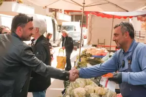 Κοζάνη: Στη λαϊκή αγορά και τα εμπορικά καταστήματα ο Σωκράτης Βατάλης Κοζάνη: Στη λαϊκή αγορά και τα εμπορικά καταστήματα ο Σωκράτης Βατάλης