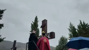 Μεγάλη Παρασκευή, Δρυόβουνο, η Αποκαθήλωση του Εσταυρωμένου