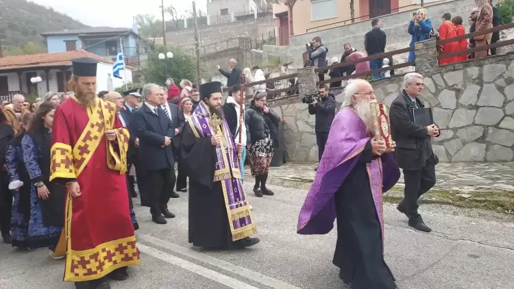 Μεγάλη Παρασκευή, Δρυόβουνο, η Αποκαθήλωση του Εσταυρωμένου