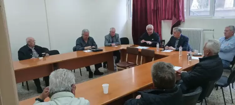 Πάρις Κουκουλόπουλος σε συνταξιούχους: Κατάργηση προσωπικής διαφοράς, νέο ΕΚΑΣ, προστασία 1ης κατοικίας - Οι θέσεις του ΠΑΣΟΚ Πάρις Κουκουλόπουλος σε συνταξιούχους: Κατάργηση προσωπικής διαφοράς, νέο ΕΚΑΣ, προστασία 1ης κατοικίας Οι θέσεις του ΠΑΣΟΚ