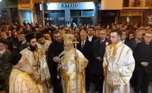 Η Περιφορά  του Επιταφίου του Αγίου Νικολάου Κοζάνης σε κατανυκτική ατμόσφαιρα