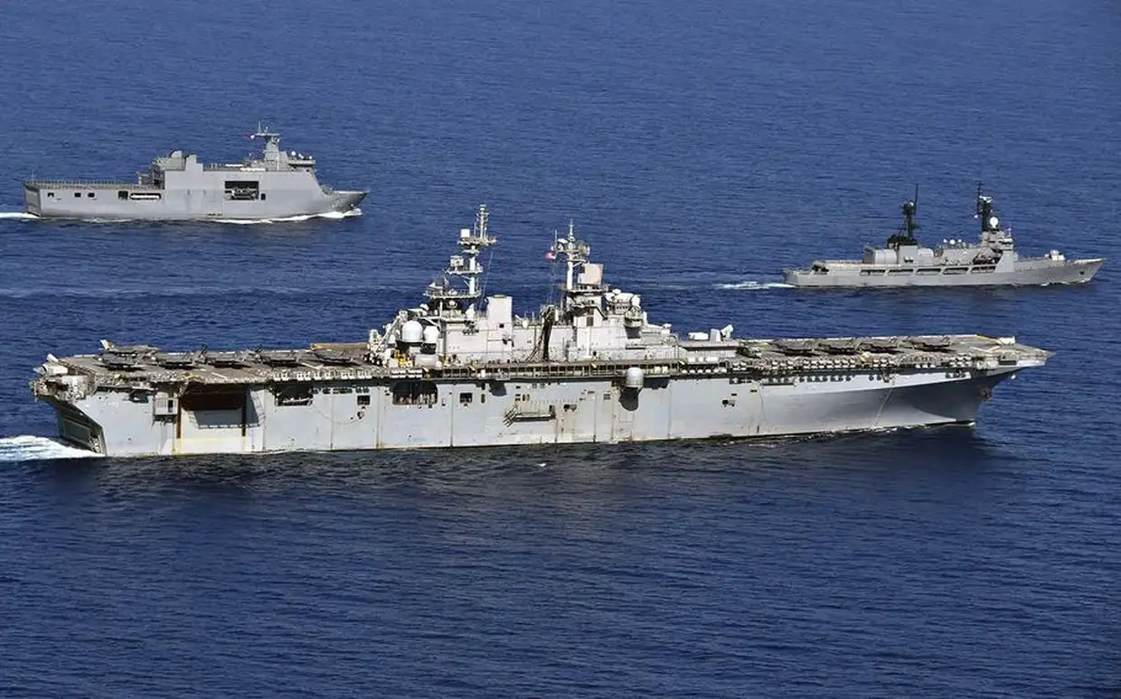 Πολεμικά Παιχνίδια Φωτιά Με Την Κίνα: Οι Ηπα Βυθίζουν Πλοίο – Στόχο Στη Νότια Σινική Θάλασσα