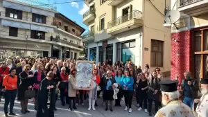 Σιάτιστα: Πομπή υποδοχής της Ιεράς εικόνας της Παναγίας Ελεούσας Μικροκάστρου