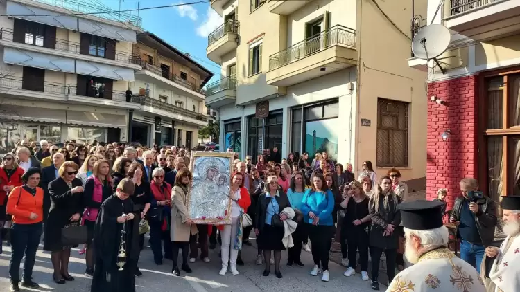 Σιάτιστα: Πομπή υποδοχής της Ιεράς εικόνας της Παναγίας Ελεούσας Μικροκάστρου