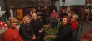 Ο στολισμός και η προετοιμασία των επιταφίων Αγ. Γεωργίου & Αγ. Νικάνορα Εράτυρας.