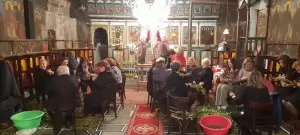 Ο στολισμός και η προετοιμασία των επιταφίων Αγ. Γεωργίου & Αγ. Νικάνορα Εράτυρας.