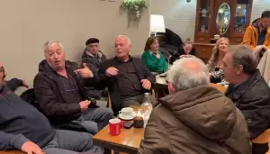 Ο Θοδωρής Καρυπίδης σε συνάντηση φίλων στην Πτολεμαΐδα