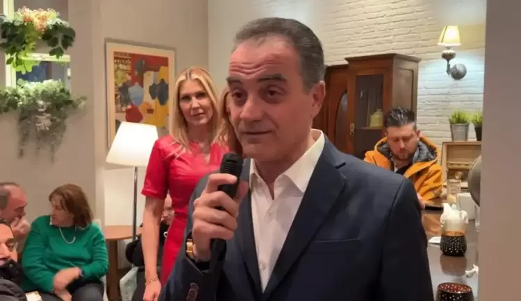 Ο Θοδωρής Καρυπίδης σε συνάντηση φίλων στην Πτολεμαΐδα