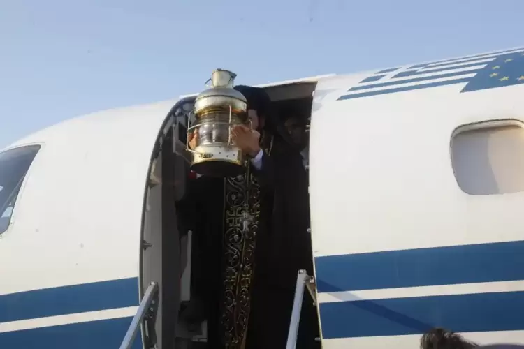 Το Άγιο Φως στην Ελλάδα και η μεταφορά του σε όλη την χώρα