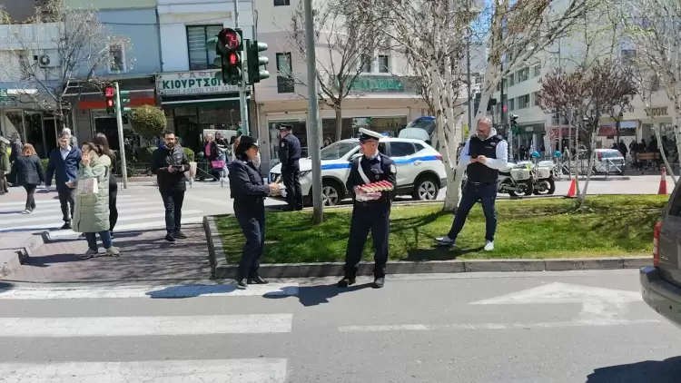 Η Τροχαία Κοζάνης στους δρόμους: το Πάσχα τσουγκρίζουμε στο σπίτι και όχι στο δρόμο…