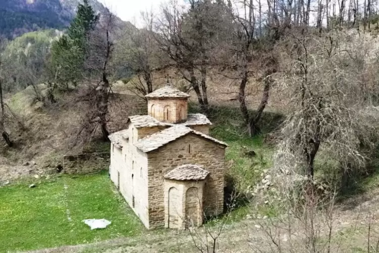 Υπογραφή σύμβασης για τον Ιερό Ναό Αγίου Ζαχαρία Γράμμου