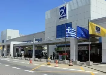 Αυξημένα κατά 63,8% τα έσοδα από τον τουρισμό το 2023
