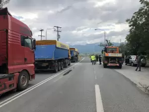 Δοκιμαστικές μετρήσεις στη Γέφυρα Σερβίων... Δοκιμαστικές μετρήσεις στη γέφυρα… Ανάρτηση με αιχμές του Δημάρχου Βελβεντού