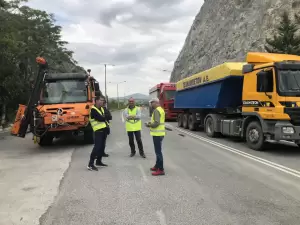 Δοκιμαστικές μετρήσεις στη Γέφυρα Σερβίων... Δοκιμαστικές μετρήσεις στη γέφυρα… Ανάρτηση με αιχμές του Δημάρχου Βελβεντού