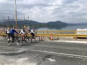 Δοκιμαστικές μετρήσεις στη Γέφυρα Σερβίων... Δοκιμαστικές μετρήσεις στη γέφυρα… Ανάρτηση με αιχμές του Δημάρχου Βελβεντού