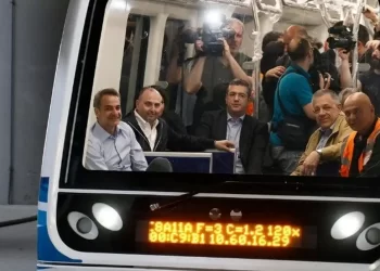Επιβάτης Στη Σημερινή Πρώτη Δοκιμαστική Λειτουργία Του Μετρό Θεσσαλονίκης Ήταν Ο Πρωθυπουργός