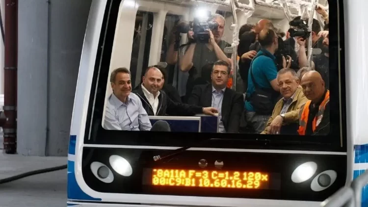 Επιβάτης Στη Σημερινή Πρώτη Δοκιμαστική Λειτουργία Του Μετρό Θεσσαλονίκης Ήταν Ο Πρωθυπουργός