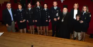 Φλώρινα: Η αστυνομία τίμησε τη μητέρα Φλώρινα: Η αστυνομία τίμησε τη μητέρα