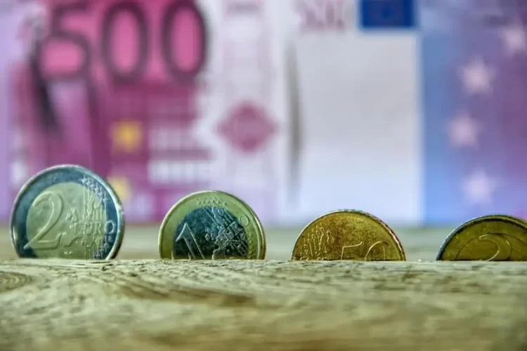 Ιδιωτικό Χρέος: Το Νούμερο Ένα «Αγκάθι» Της Ελληνικής Οικονομίας