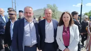 Καλλιόπη Βέττα: Τιμούμε τα θύματα της Ποντιακής Γενοκτονίας, θαυμάζουμε τα επιτεύγματα των απογόνων τους Καλλιόπη Βέττα: Τιμούμε τα θύματα της Ποντιακής Γενοκτονίας, θαυμάζουμε τα επιτεύγματα των απογόνων τους