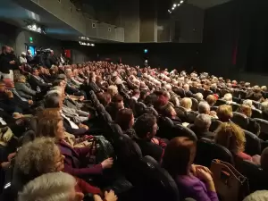 Κατάμεστη η Αίθουσα Τέχνης Κοζάνης στην Κεντρική Ομιλία της Παρασκευής Βρυζίδου